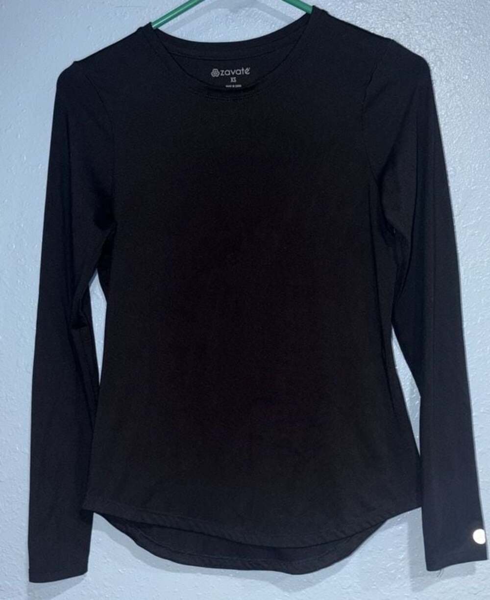 Zavaté Women's Long Sleeve Crew Neck Underscrub Layering Tee